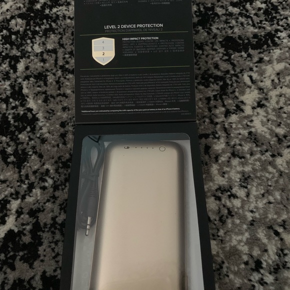 Mophie battery case for iPhone - Picture 2 of 3